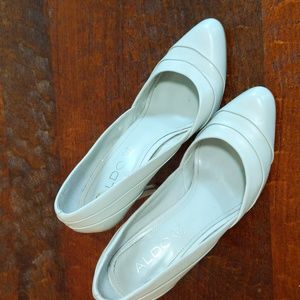 Aldo brand bone color shoe